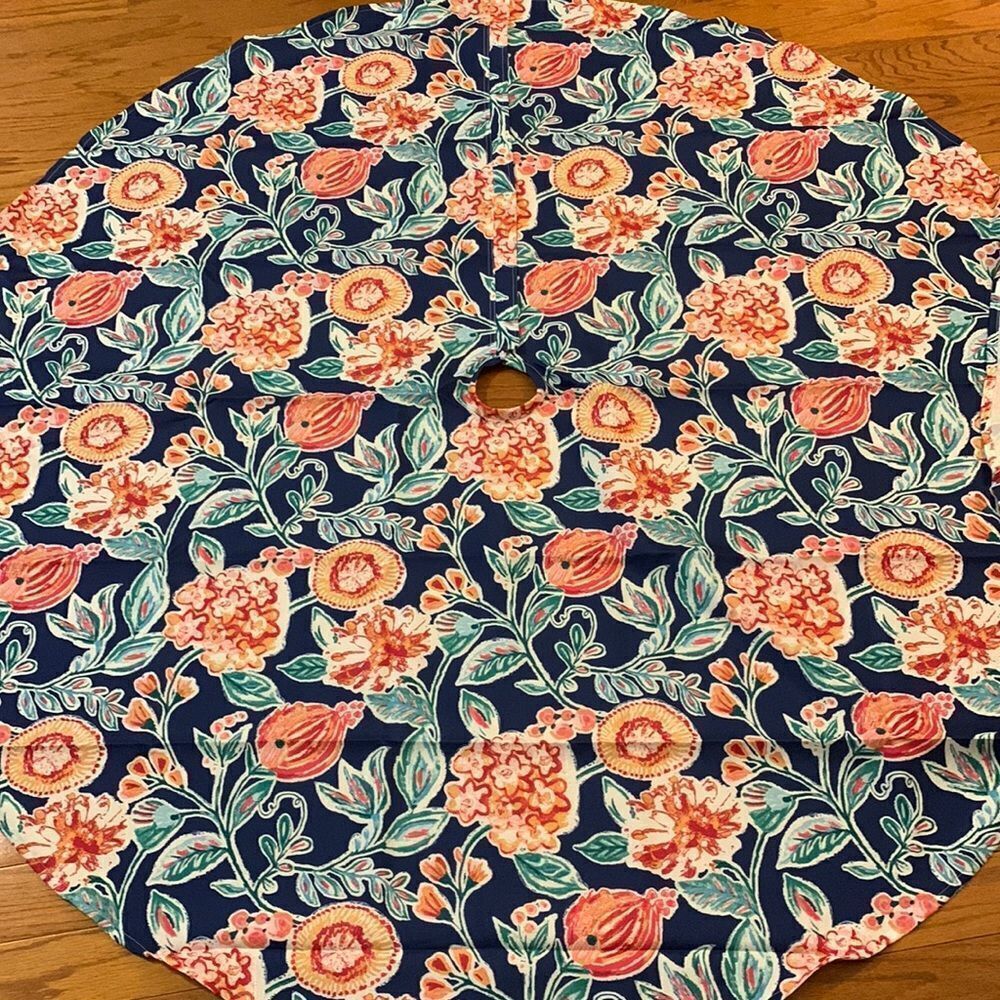 DecorMaster Patio floral table cover 60” with zipper closure